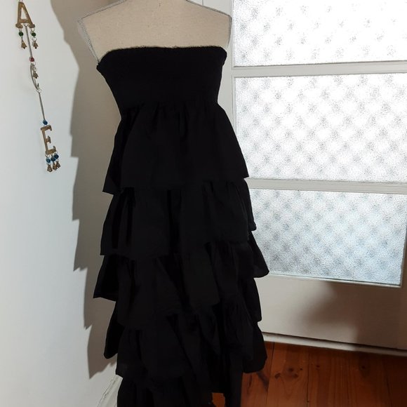 🏆HOST PICK Boho Ruffled Strapless Dress - beautifully fitted shirred bust - Picture 4 of 7